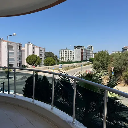 Akyuz 4